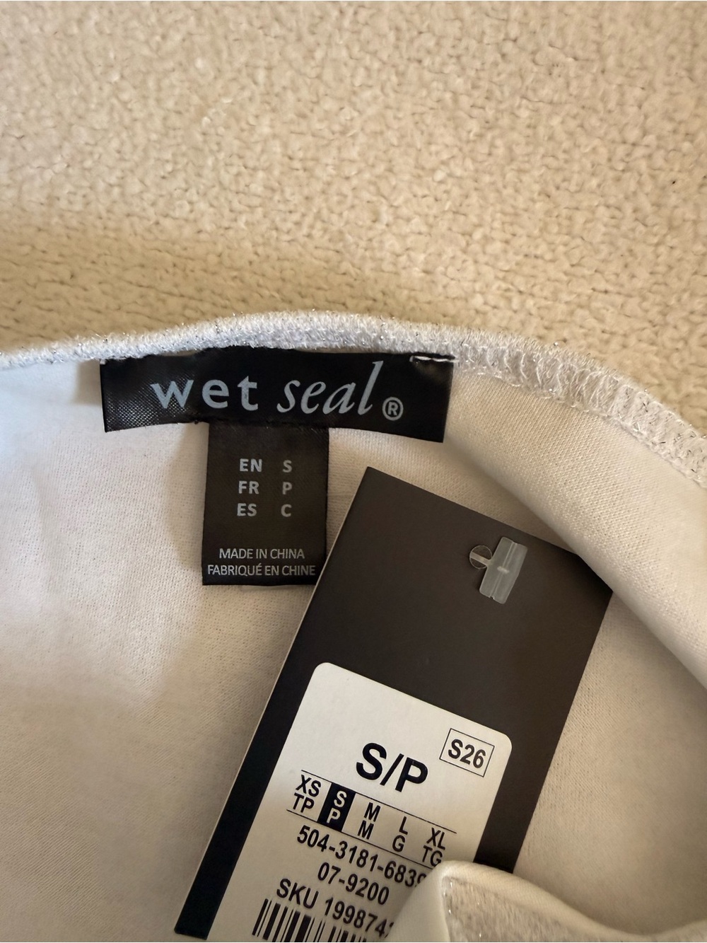 Wet Seal White Halter V-Neck Camisole - Picture 3 of 3